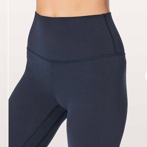 LULULEMON Aligns in True Navy